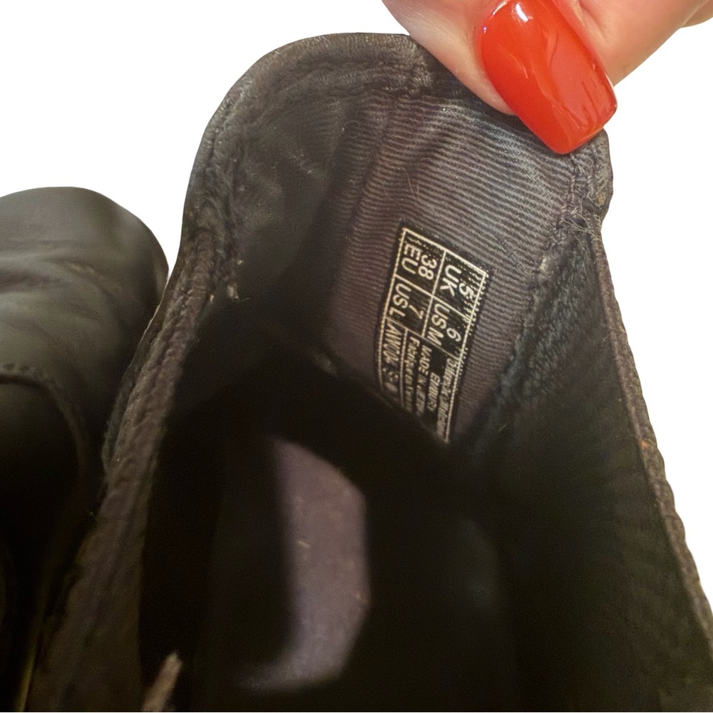 Dr. Martens Embury Chelsea Boots Black Leather Women’s 7 EU 38 Slip On Mens 6 - Picture 8 of 11